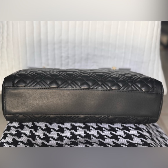 NWT Love Moschino Black Quilted Borsa Shoulder Tote in Black and Gold - Picture 12 of 14